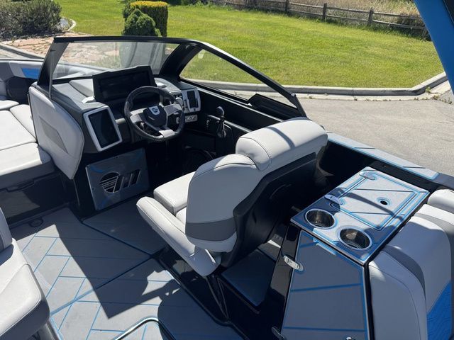 2022 Malibu Wakesetter 25 LSV - 9