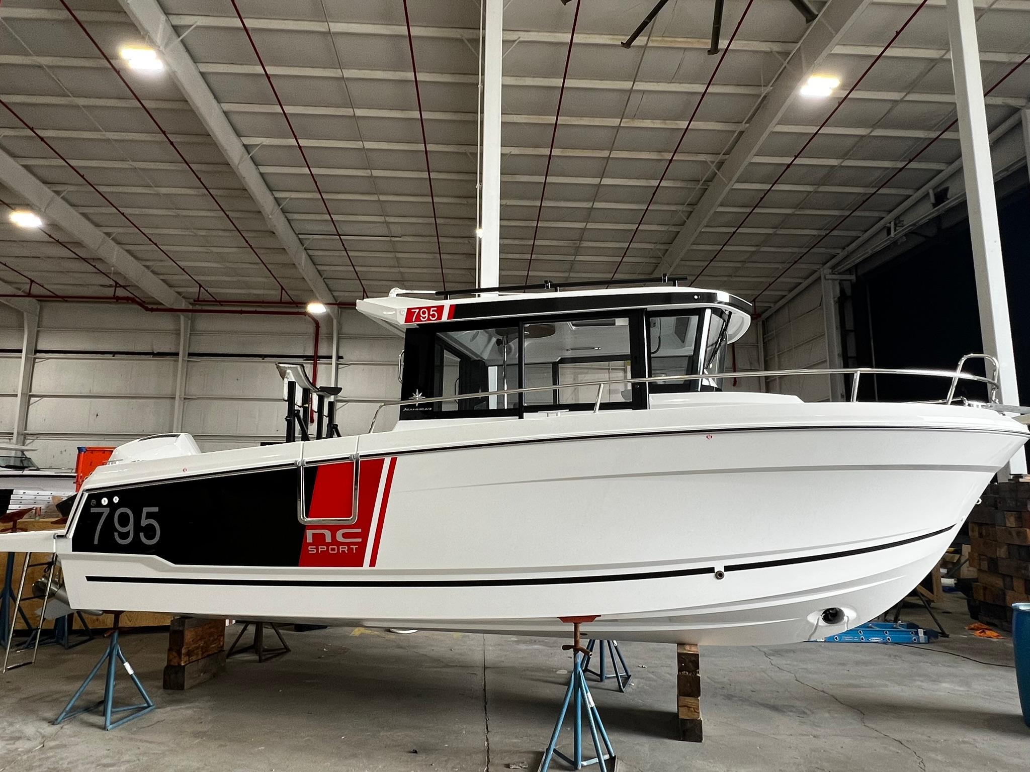 2025 Jeanneau NC 795 Sport Series 2