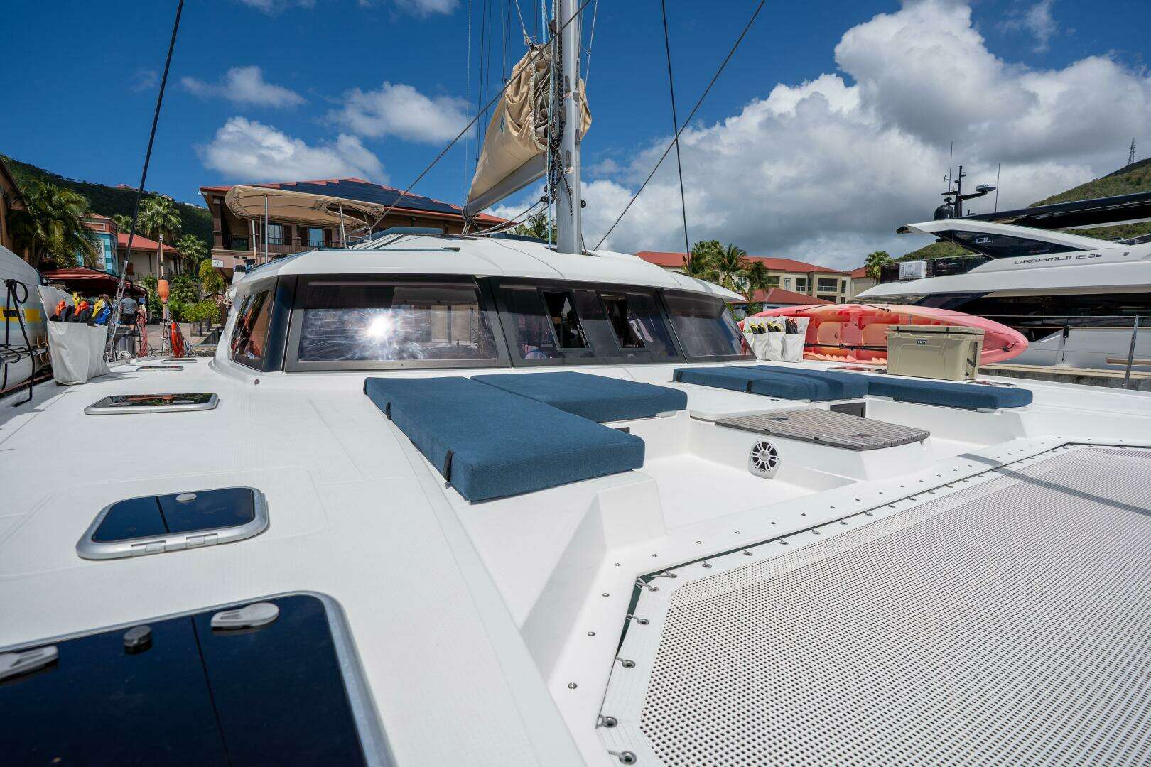 2020 Fountaine Pajot — - Image 10