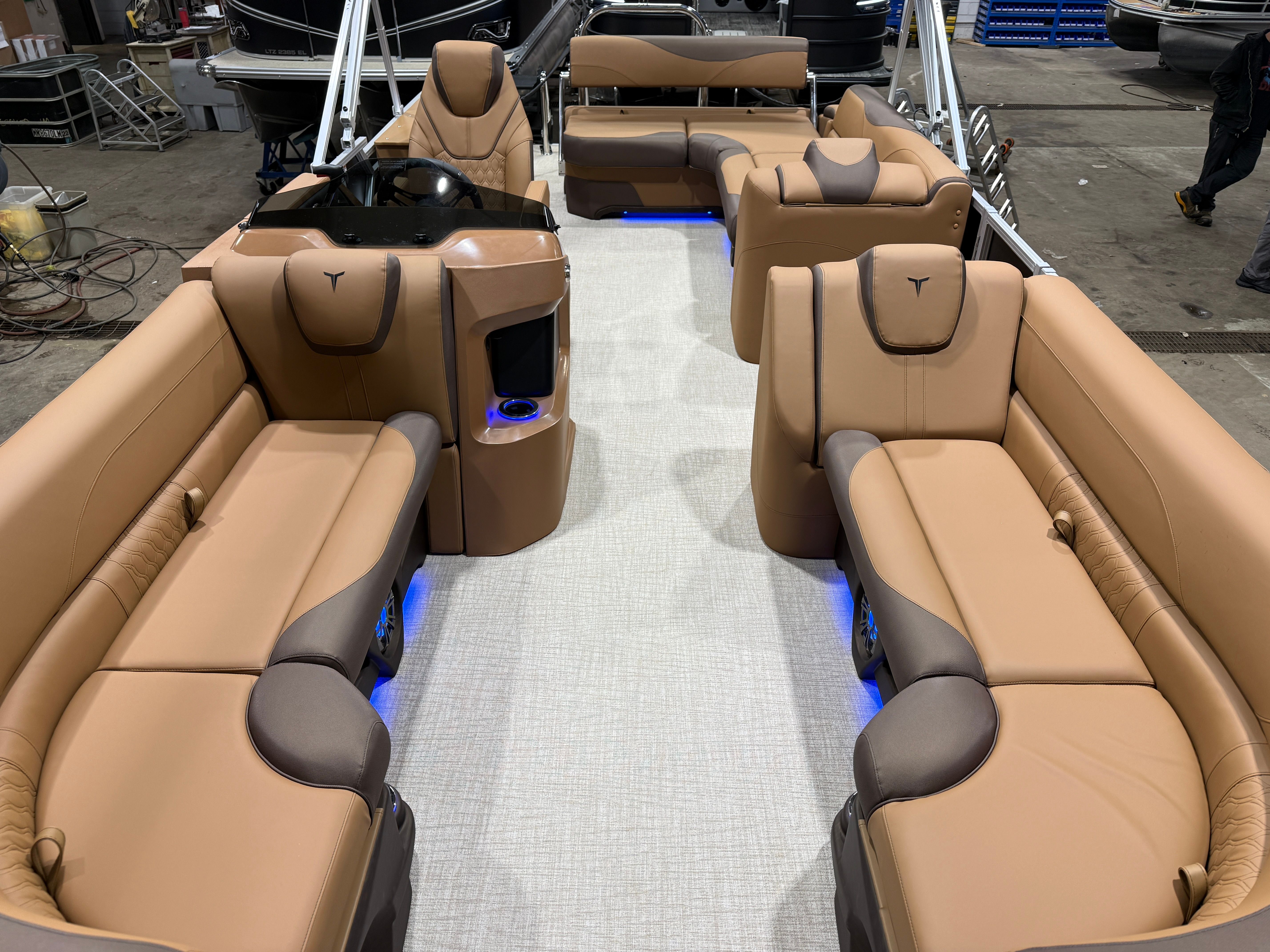 2026 Tahoe LTZ 200HP CRB 2385 Cruise Rear Bench Tritoon