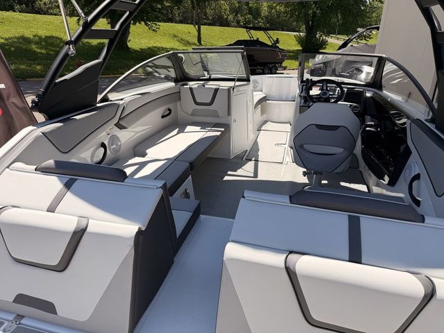 2026 Yamaha Boats AR220 - 5