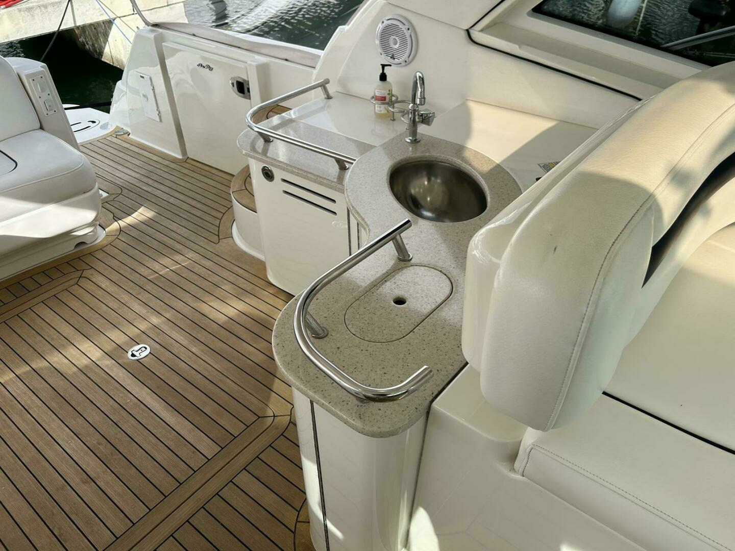 2008 Sea Ray 480 Sundancer - Image 20