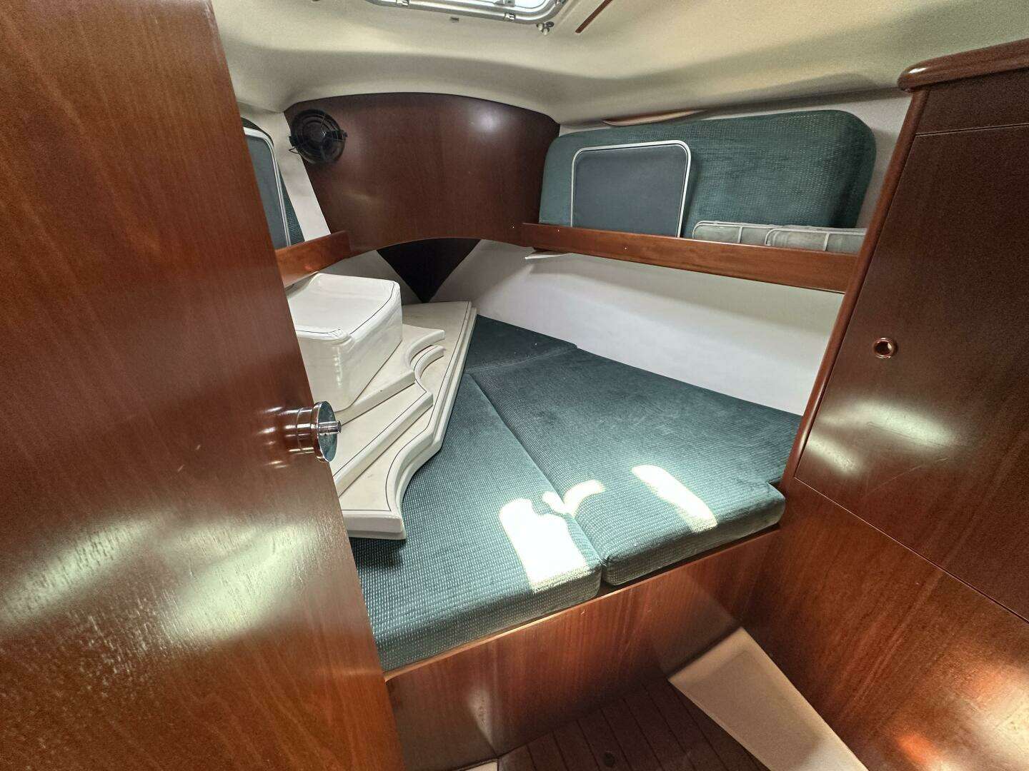1999 Beneteau — - Image 33