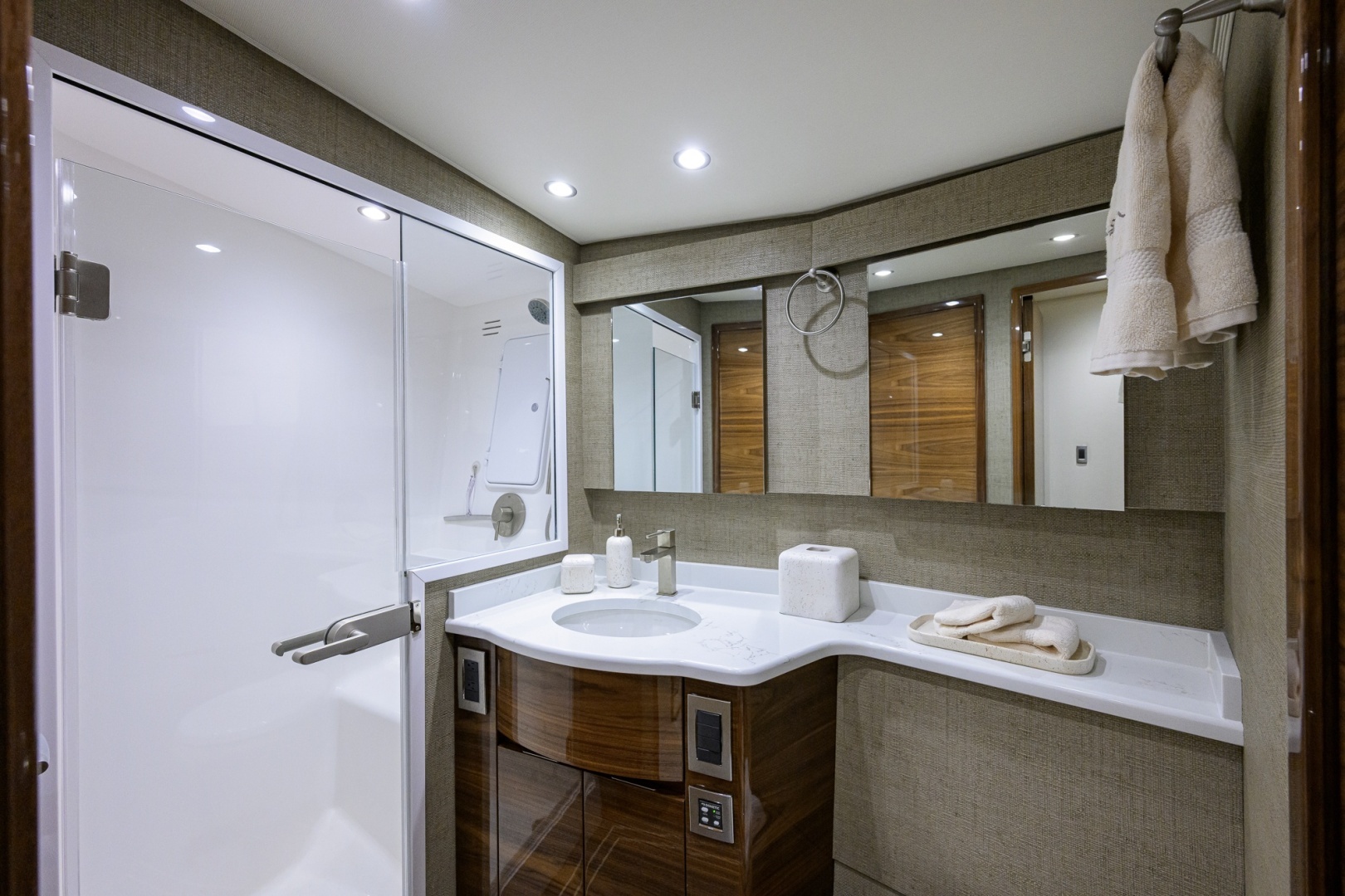 2024 Viking 54 Convertible - Image 22