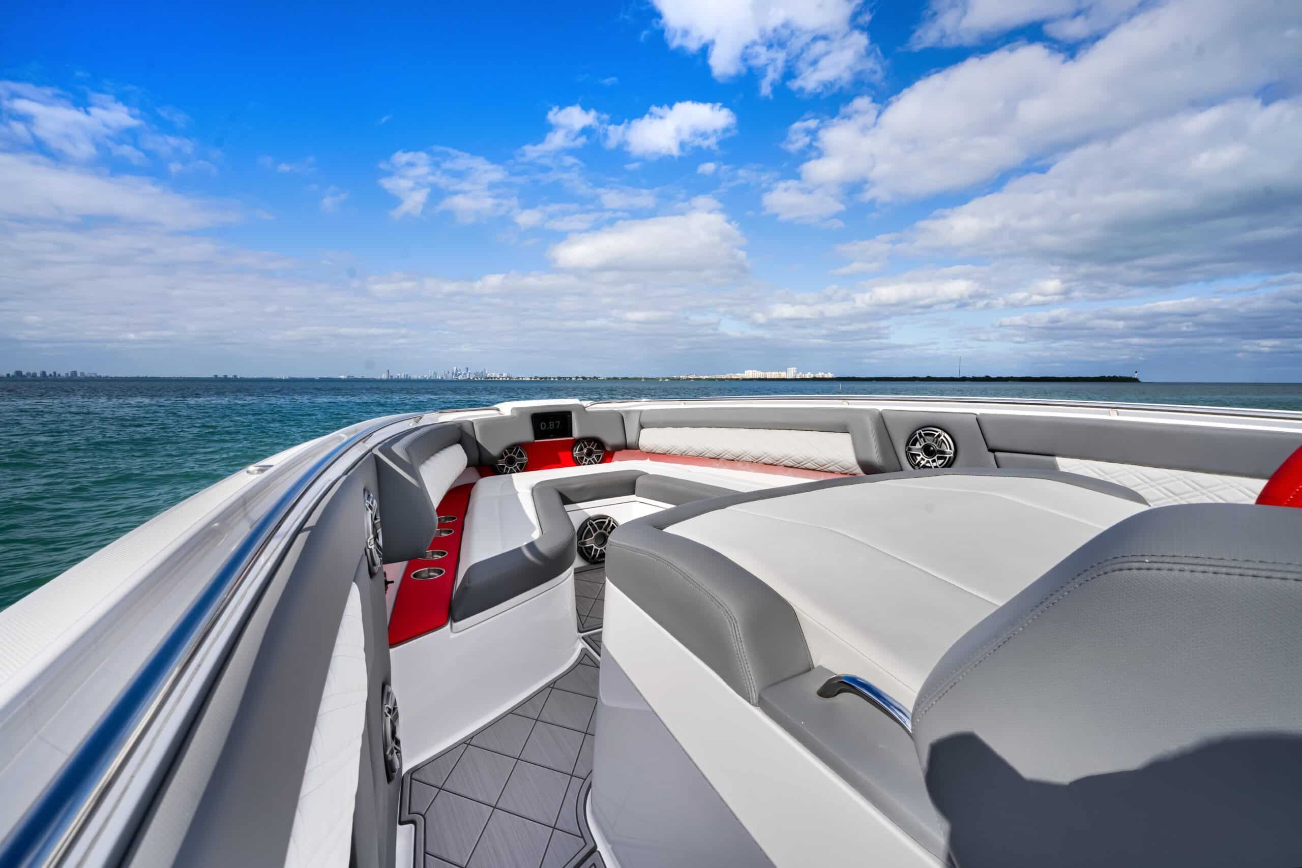 2022 Cigarette 42' Auroris - 18