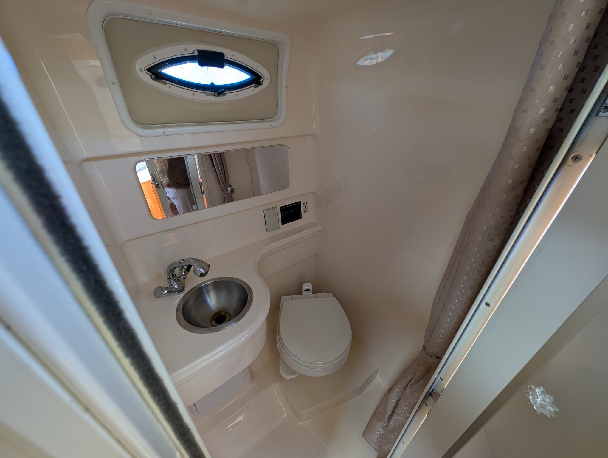 2007 Larson Cabrio 240 - 23