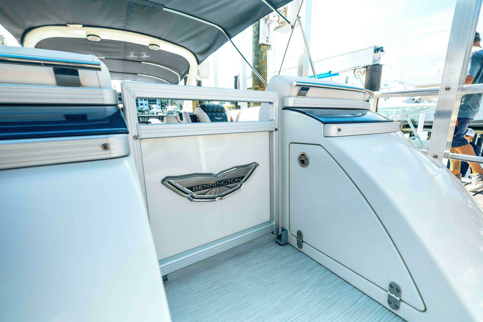 2024 Bennington QSBAX2 Swingback - Image 29