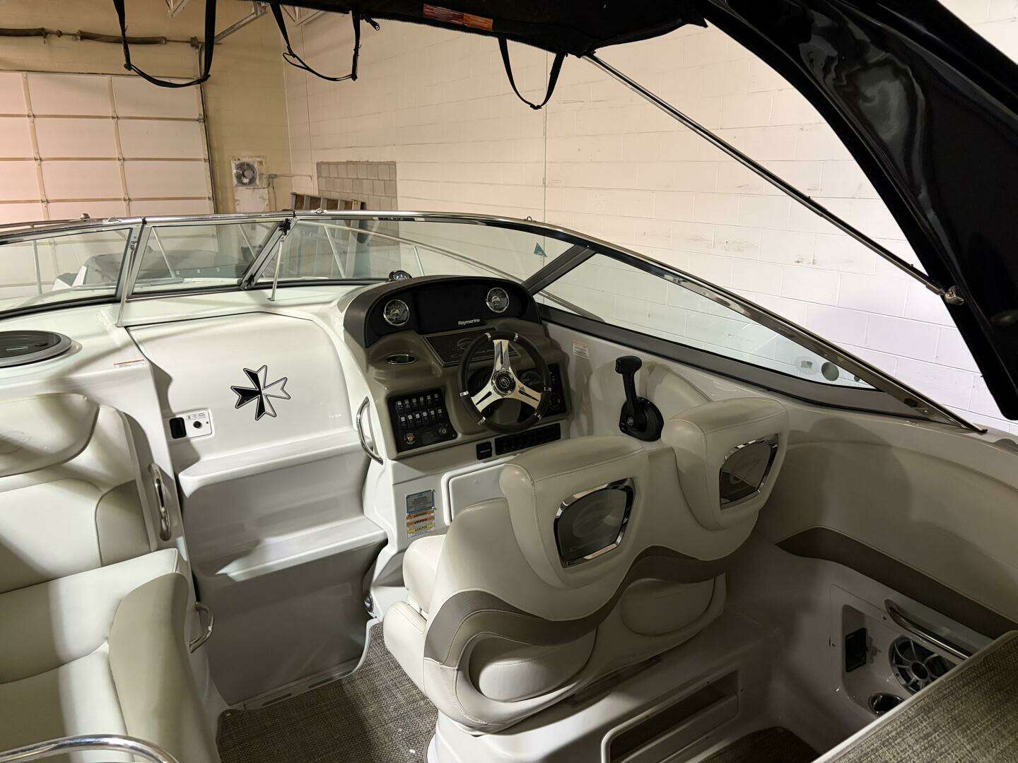 2019 Crownline 264 CR - Image 9