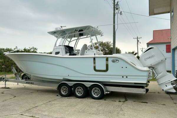 2019 Sea Fox 328 Commander