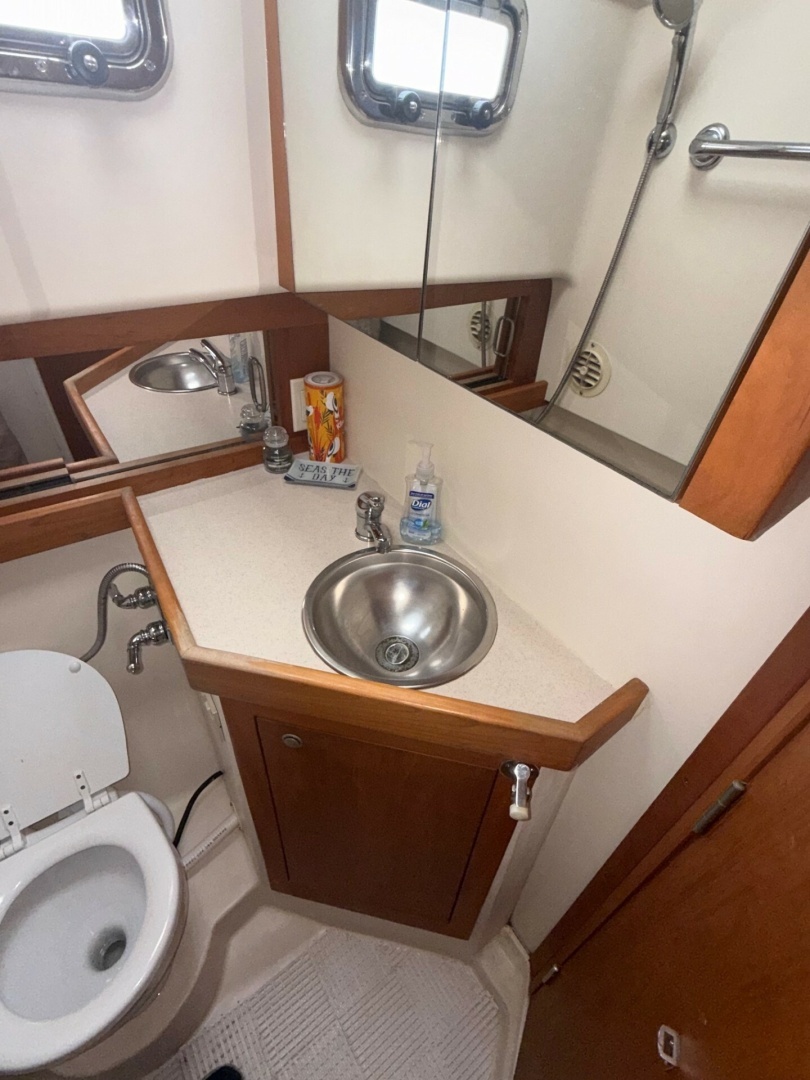 2003 Mainship 34' Pilot - Image 22