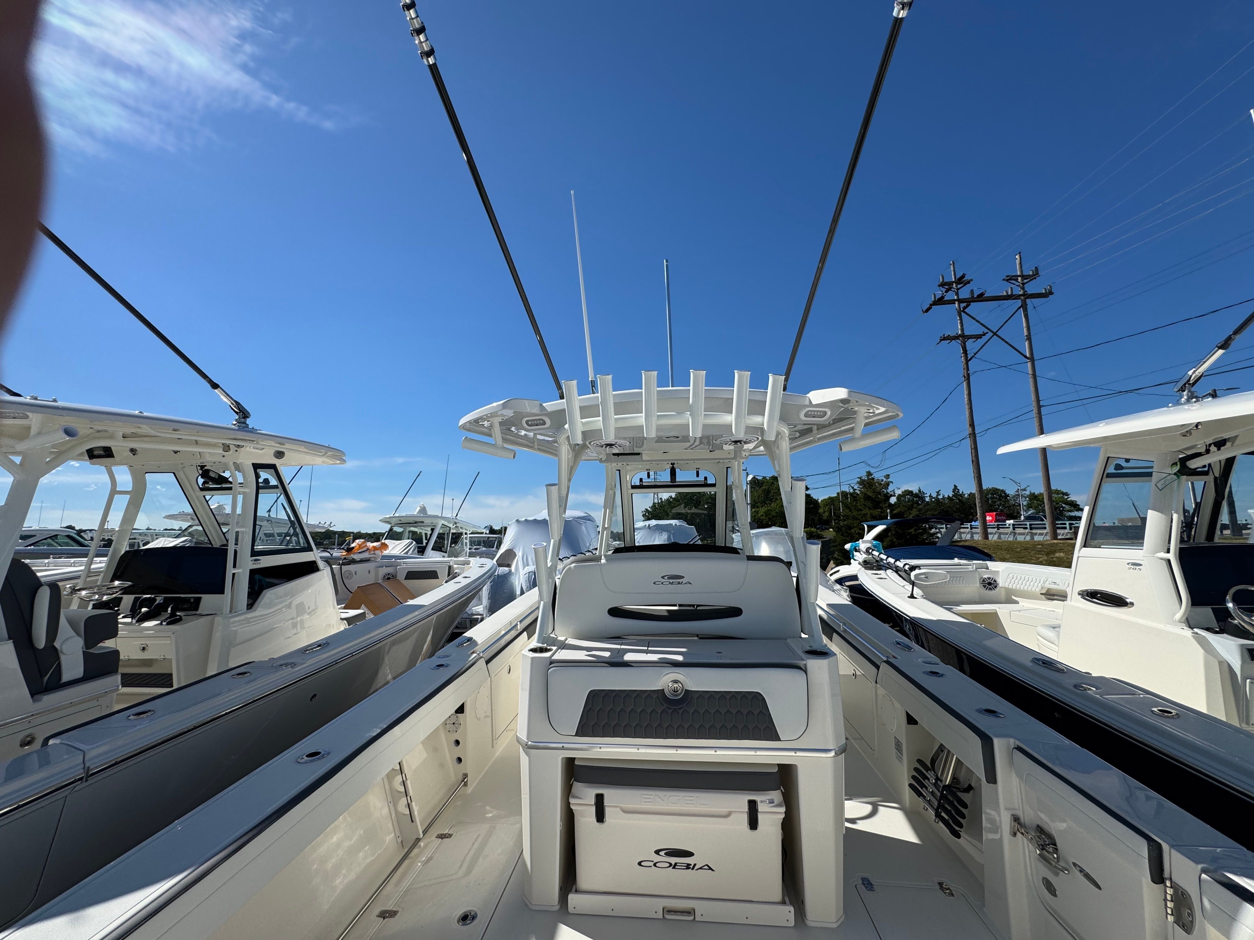 2026 COBIA 305 CC - Image 21