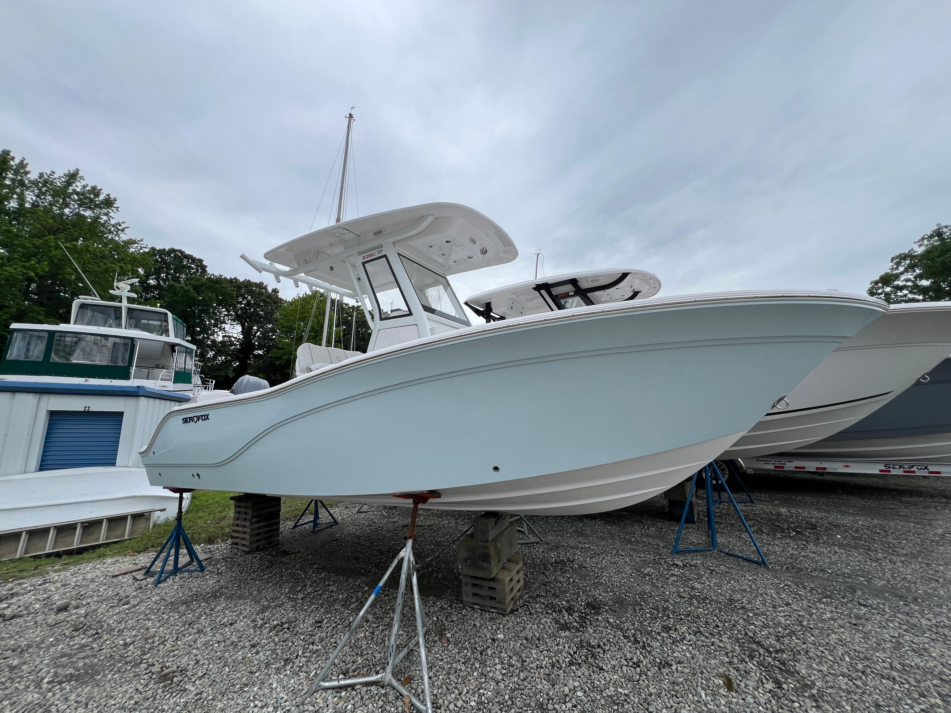 2025 Sea Fox 228 Commander