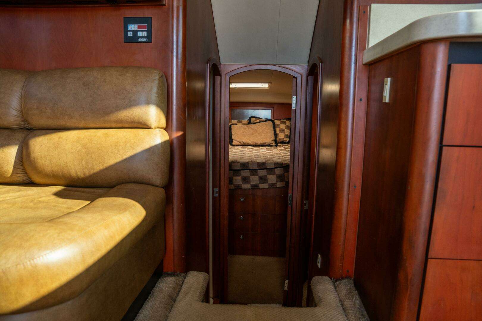 2004 Luhrs Convertible - Image 30
