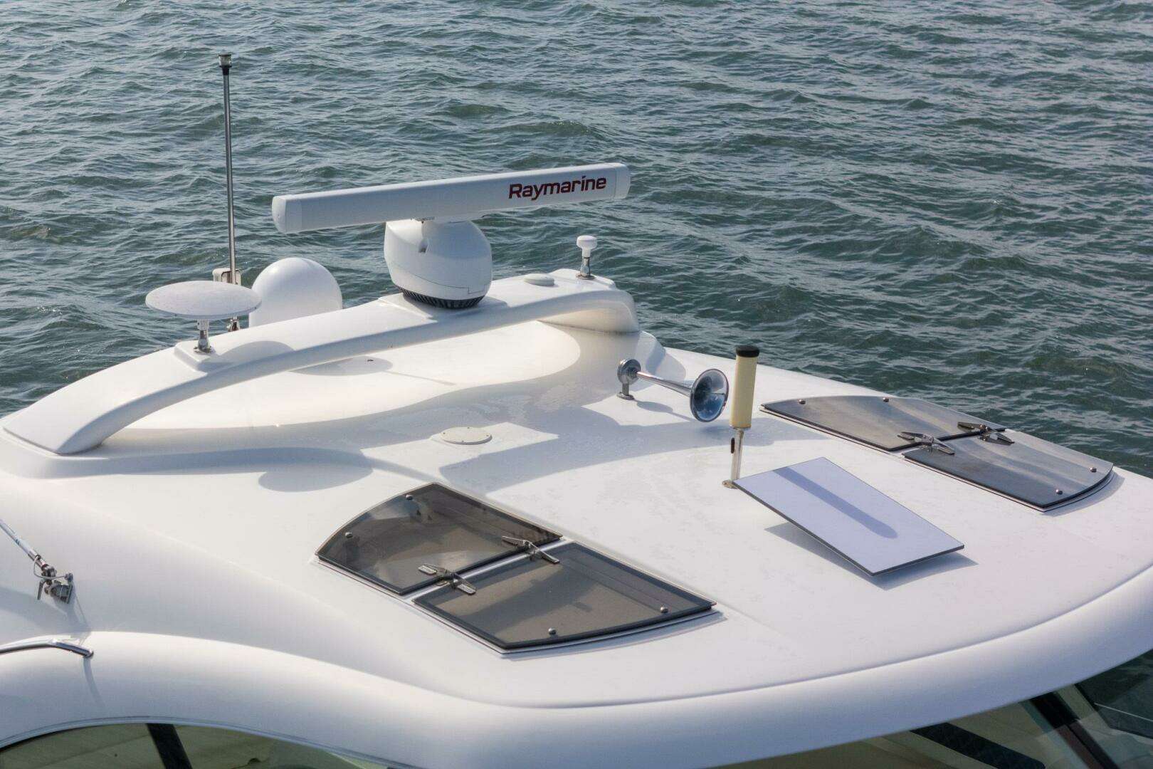 2005 Sea Ray 48 Sundancer - Image 9