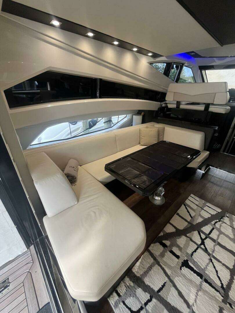 2017 Marquis 500 Sport Yacht - Image 32