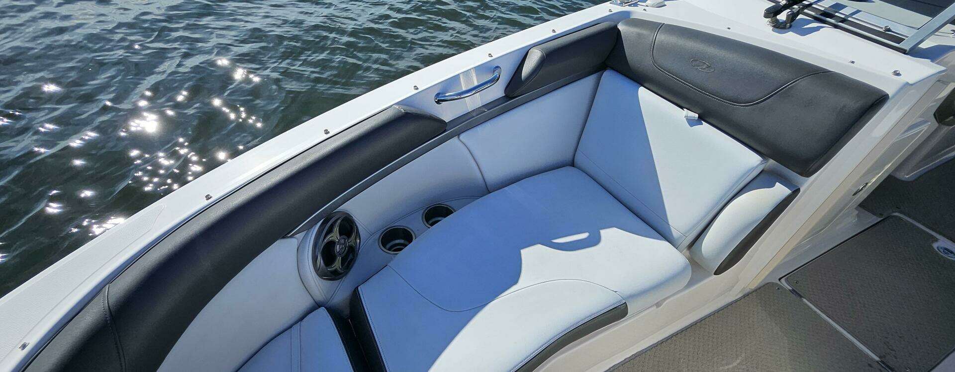 2010 Regal 2700 - Image 6