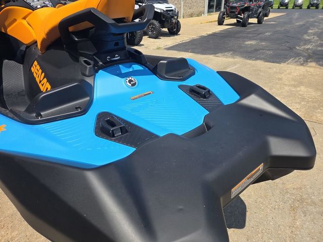 2026 Sea-Doo SparkTrixx For 3 Rotax 900 ACE - 90 Ibr And Aud - 8