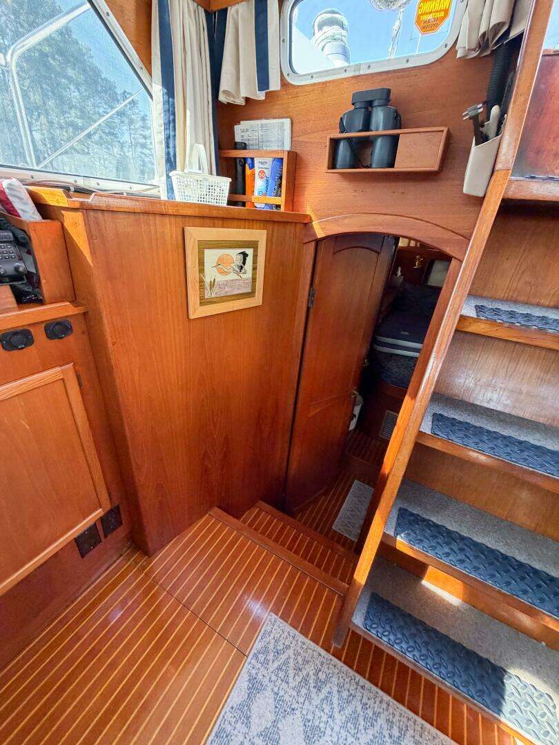 1986 Nauticat 40 Cutter Ketch Pilothouse - Image 40
