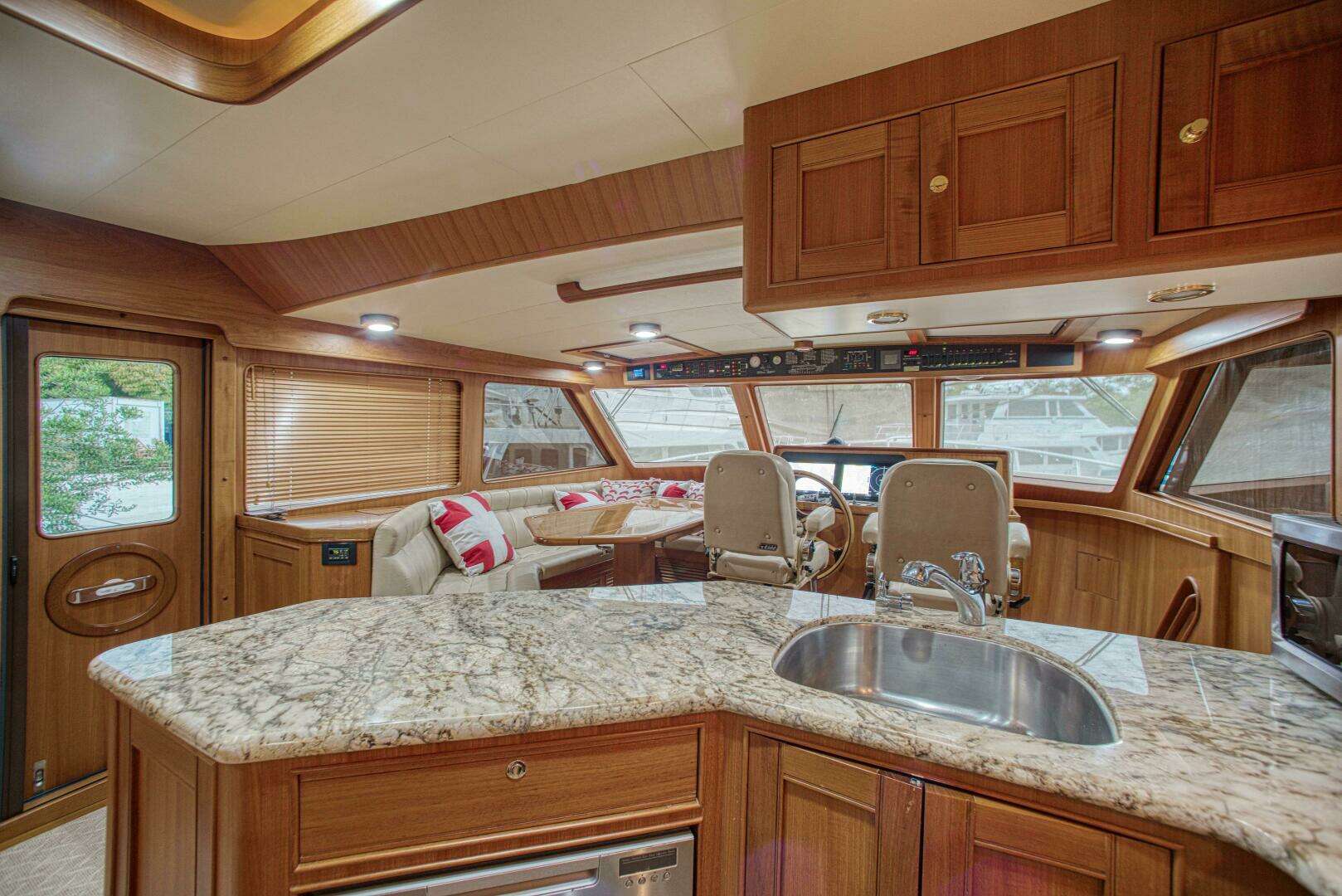 2011 Marlow Explorer 70E - Image 18