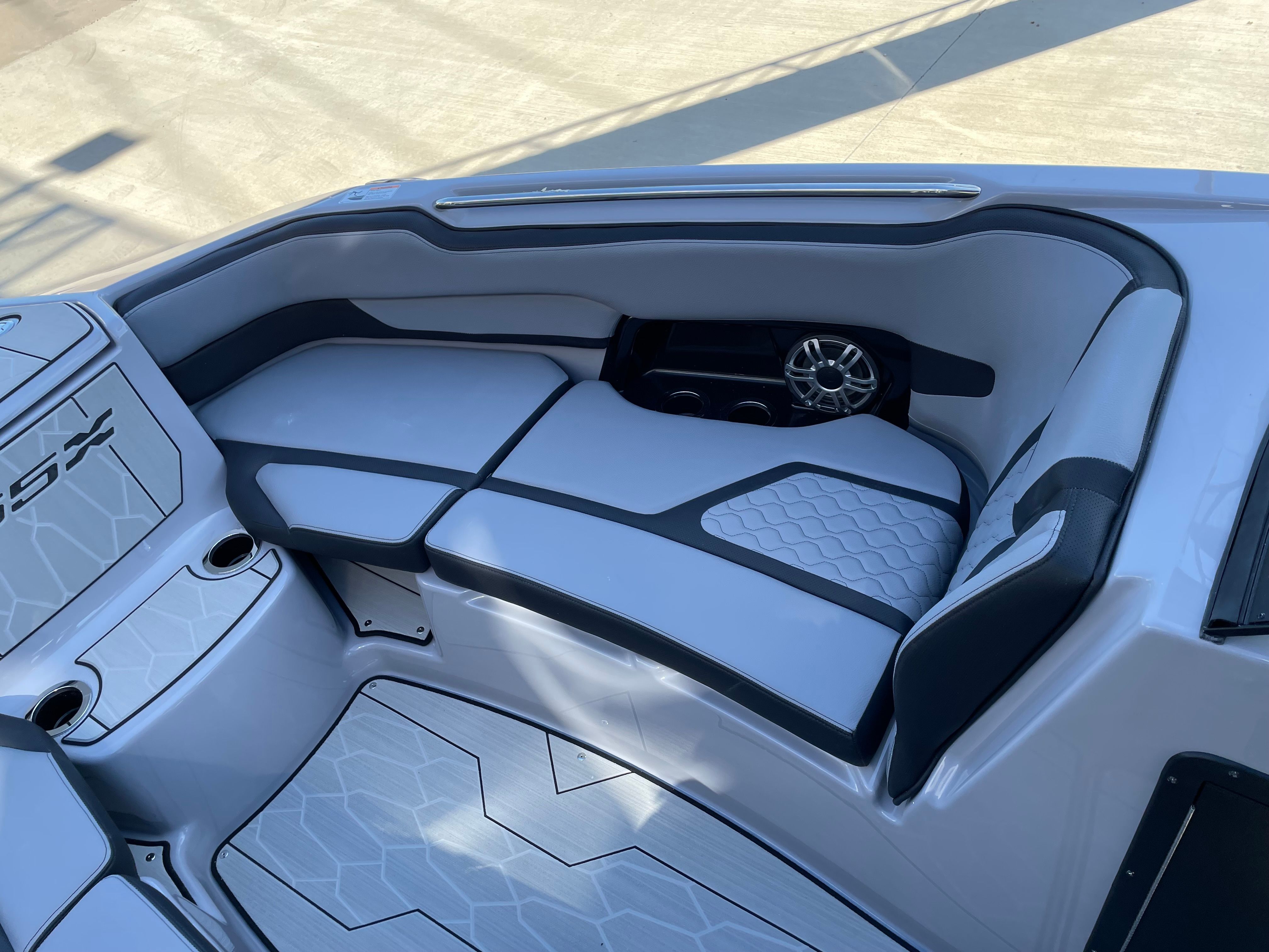 2026 YAMAHA 255 XD - Image 38