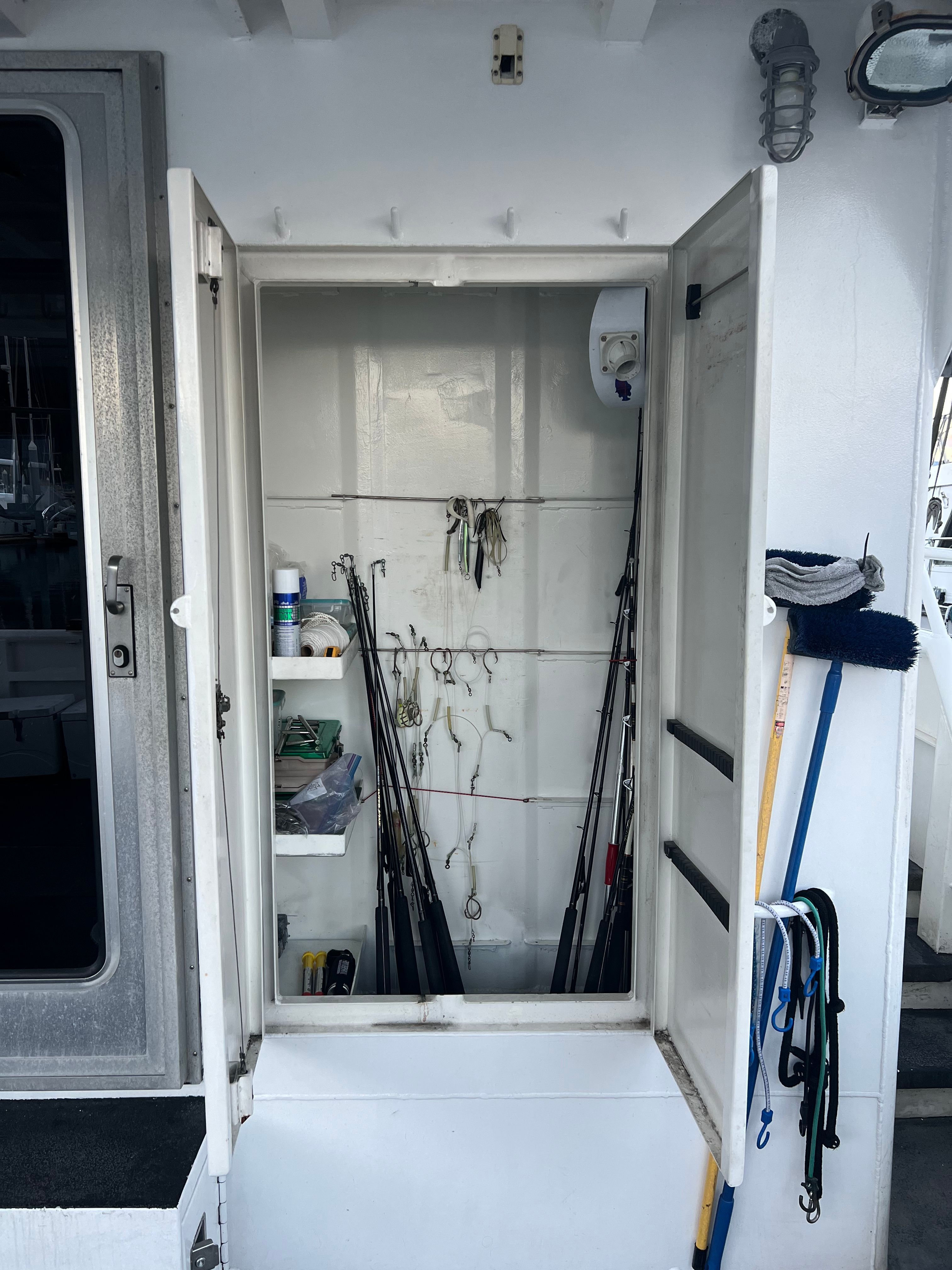 2003 Peregrine Boats Custom 62 - 32