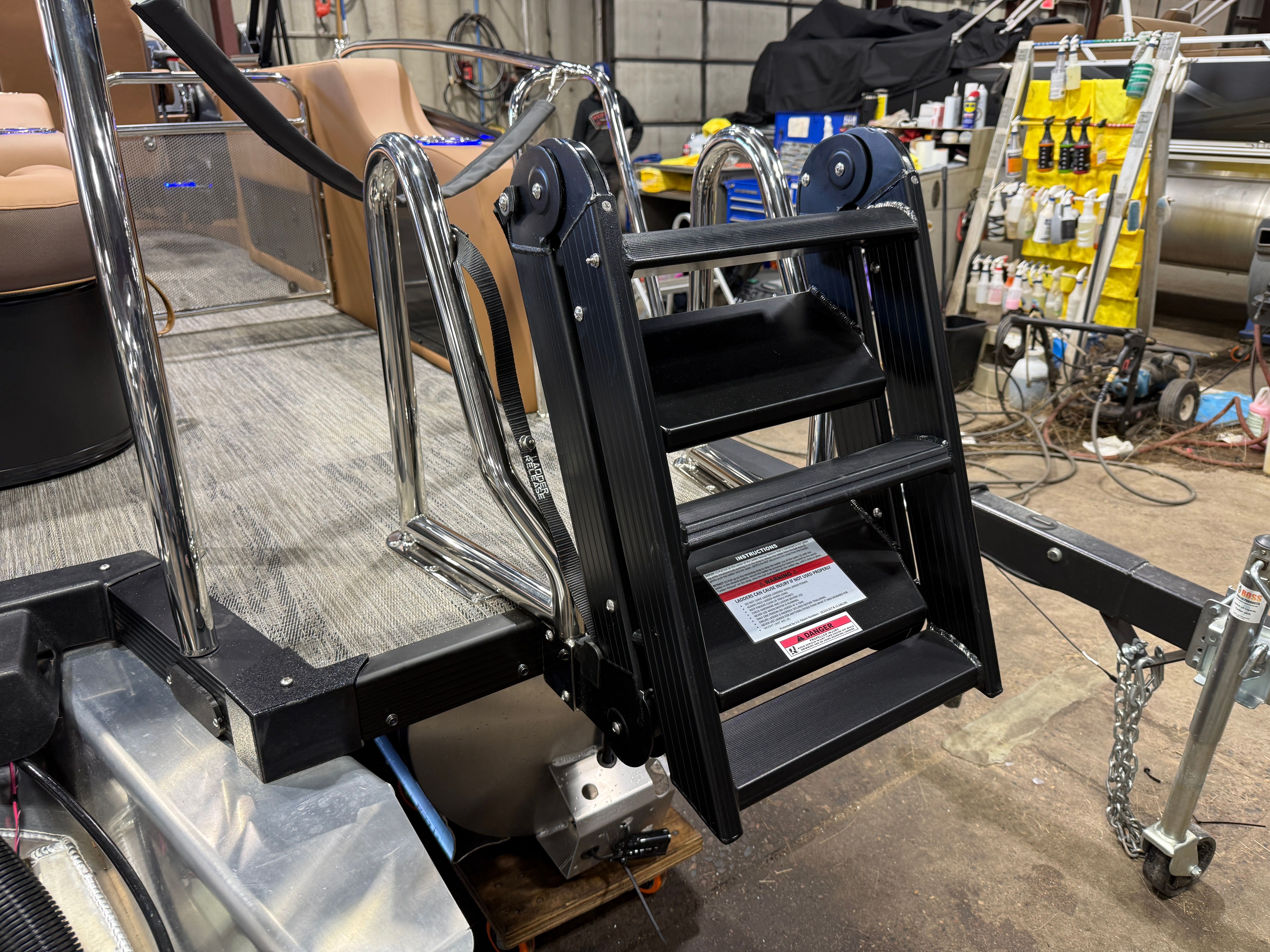 2026 Tahoe 2026 Tahoe Cascade 200HP VRB 2385 Swingback Tritoon - 51