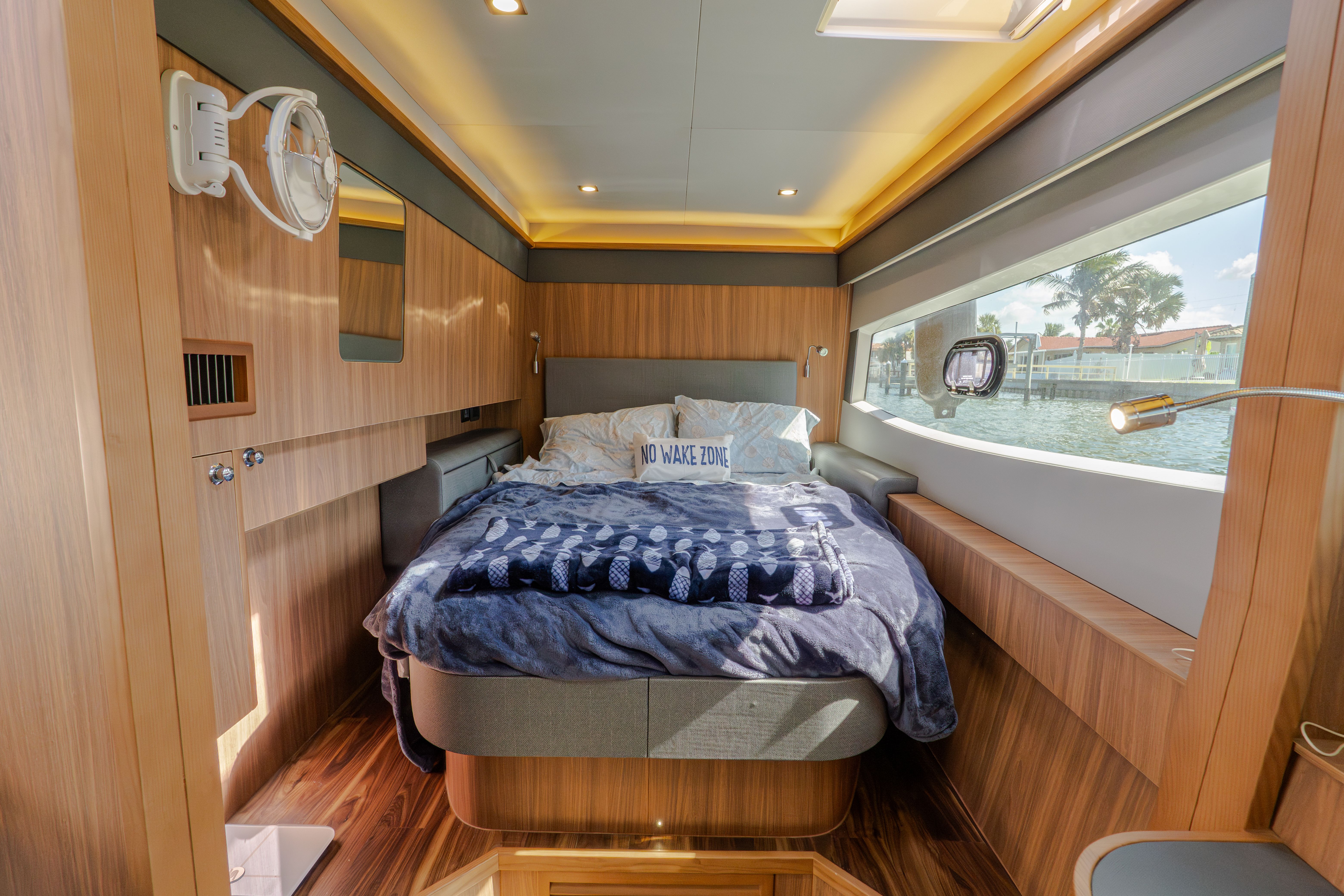 2025 Aquila 42 Yacht - 23
