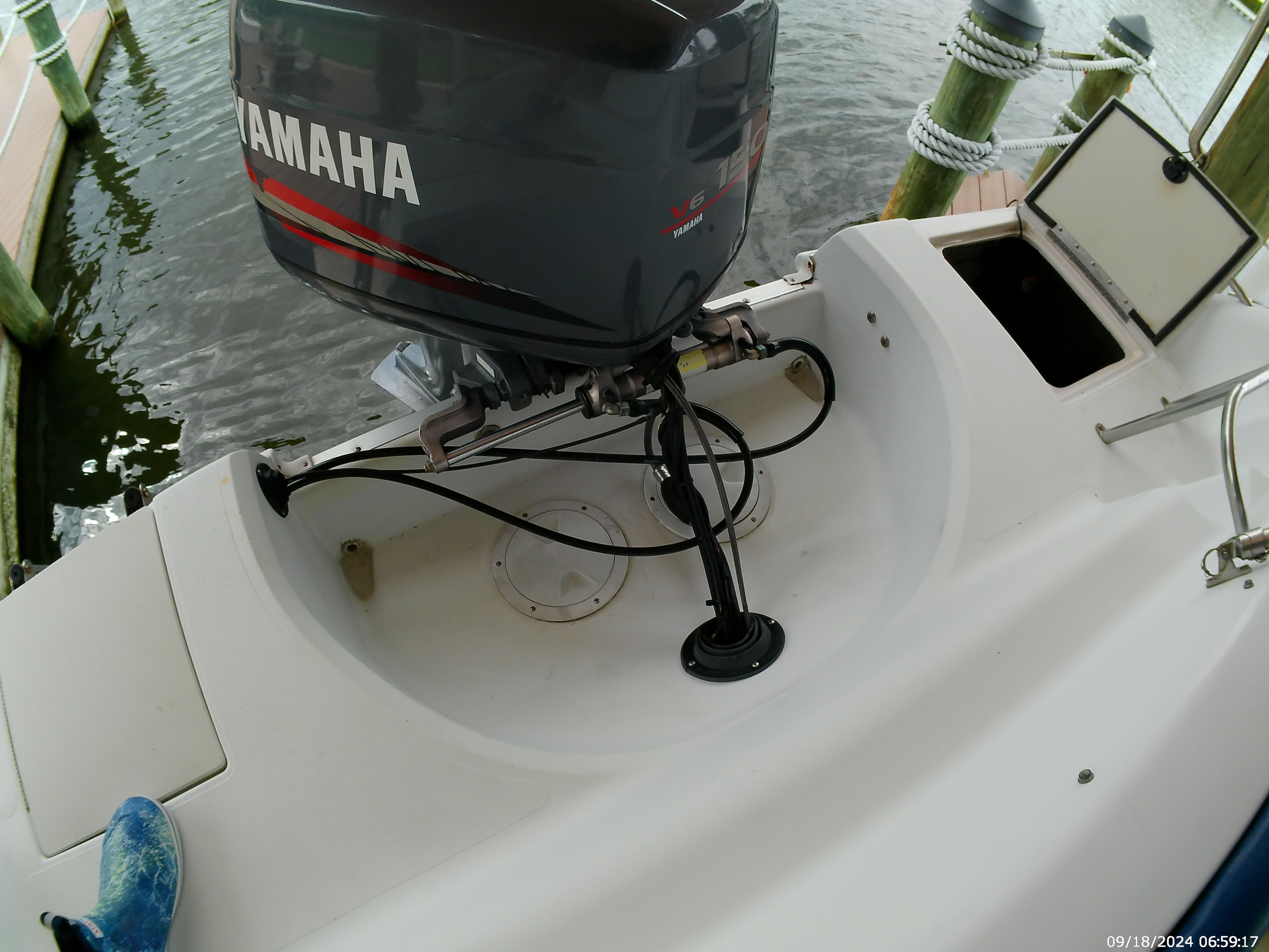 2000 Godfrey / Hurricane Sundeck 237 I/O - 70