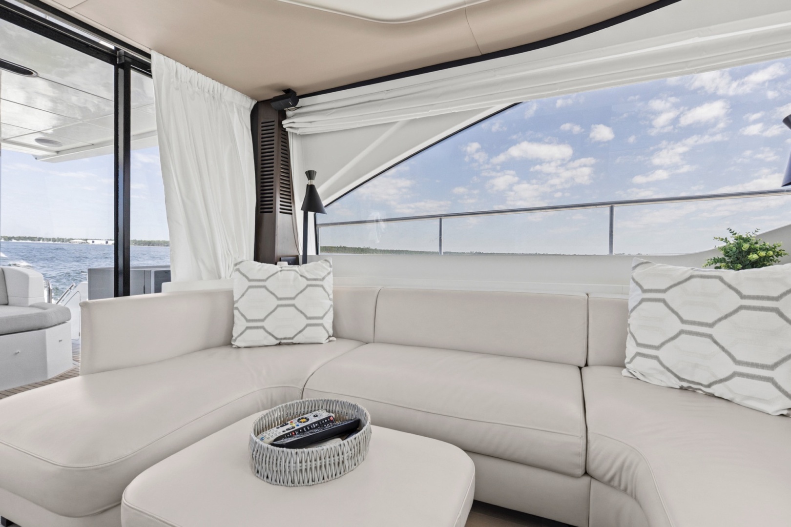 2019 Azimut 60 FLY - Image 37