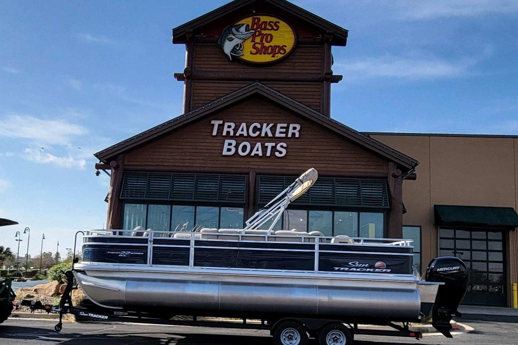 2025 Sun Tracker Fishin' Barge 22 XP3