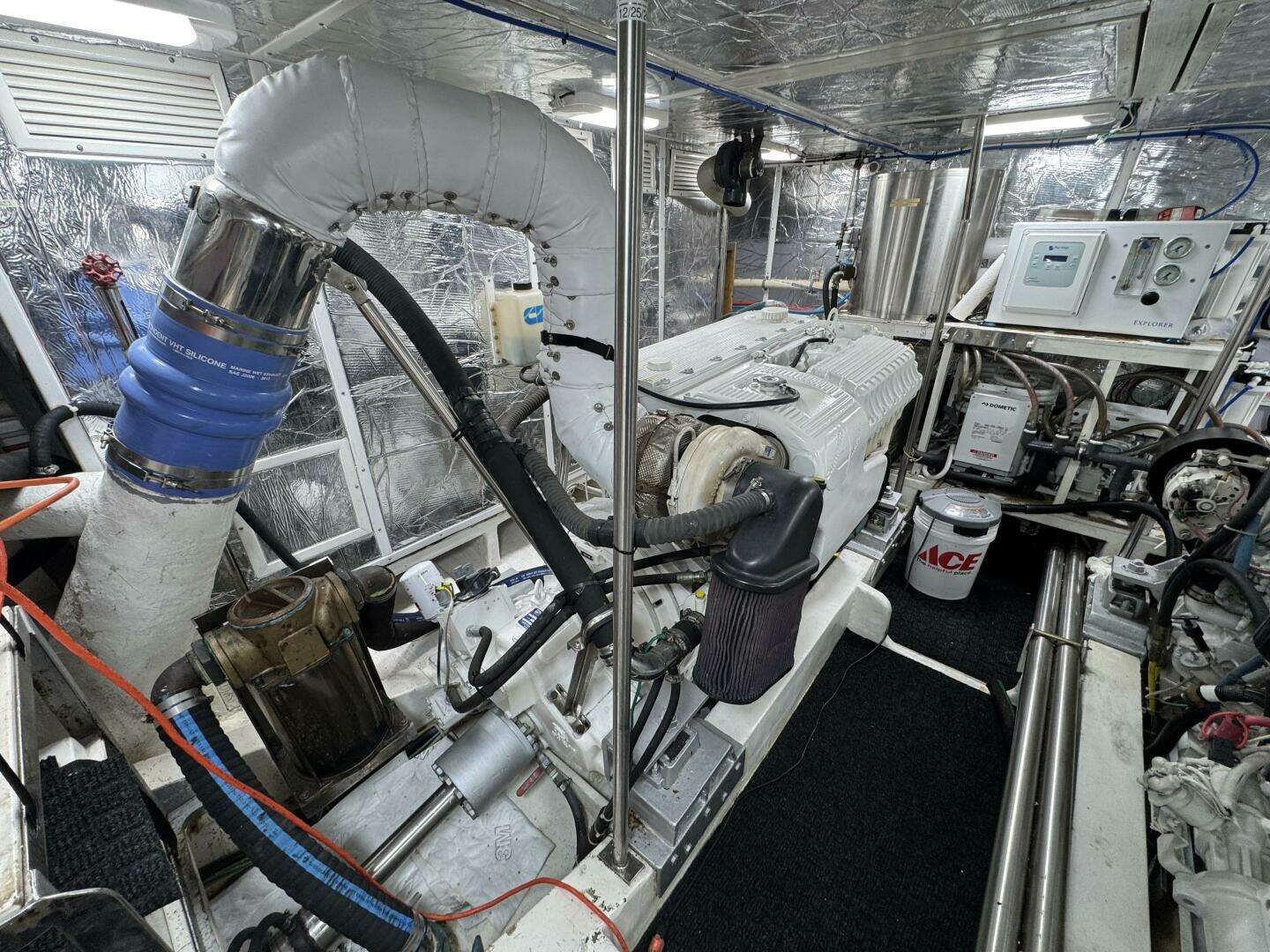2004 Altima 55 Pilothouse - Image 55