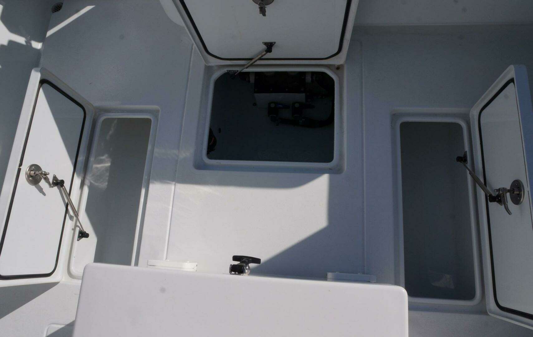 2023 Contender 32 Step - Image 15