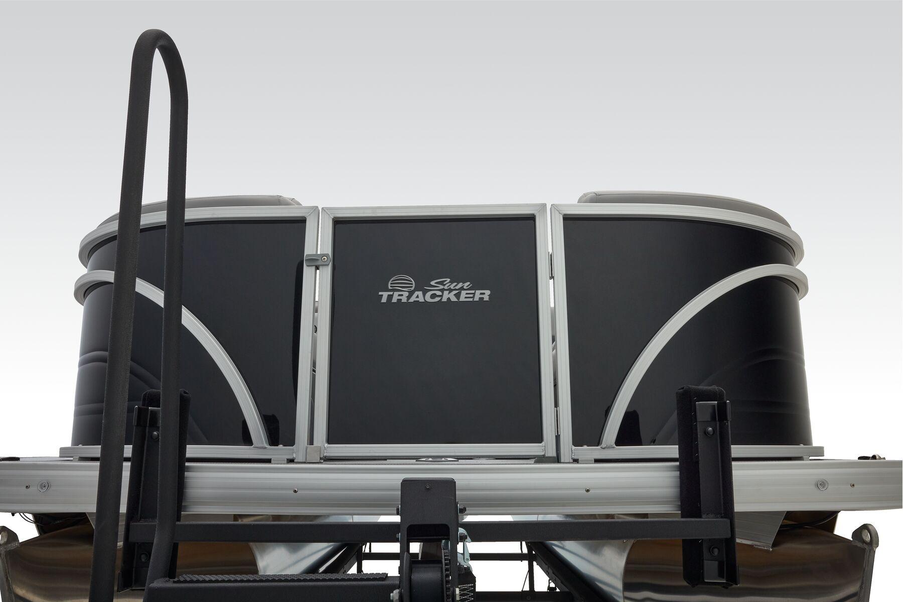 2026 Sun Tracker Party Barge 22 RF DLX - 35