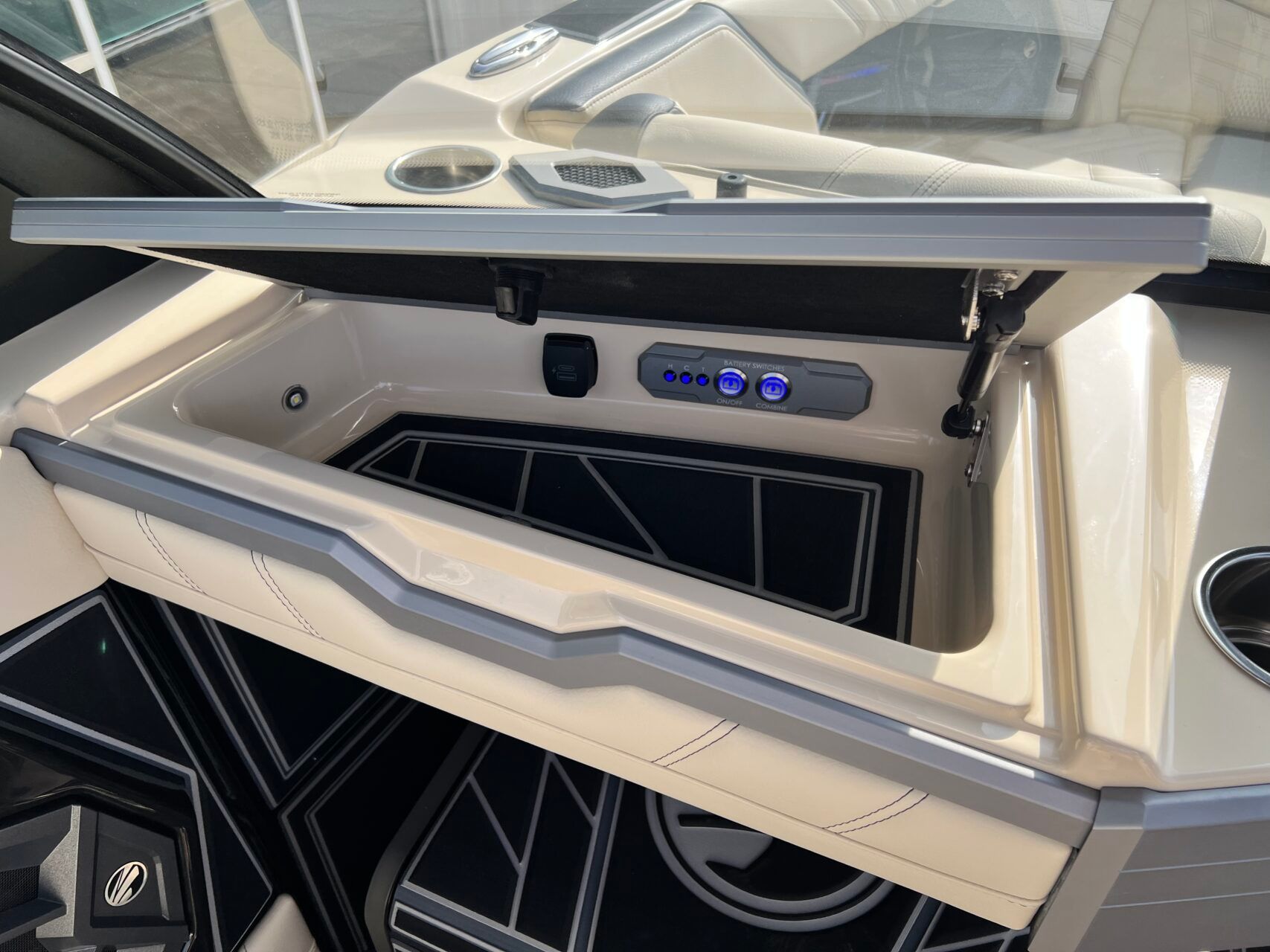 2026 Tigé Ultré 25ZX - 27