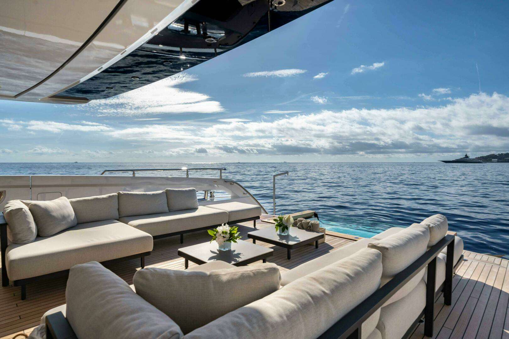 2028 Ocean King DUCALE 120 - Image 10