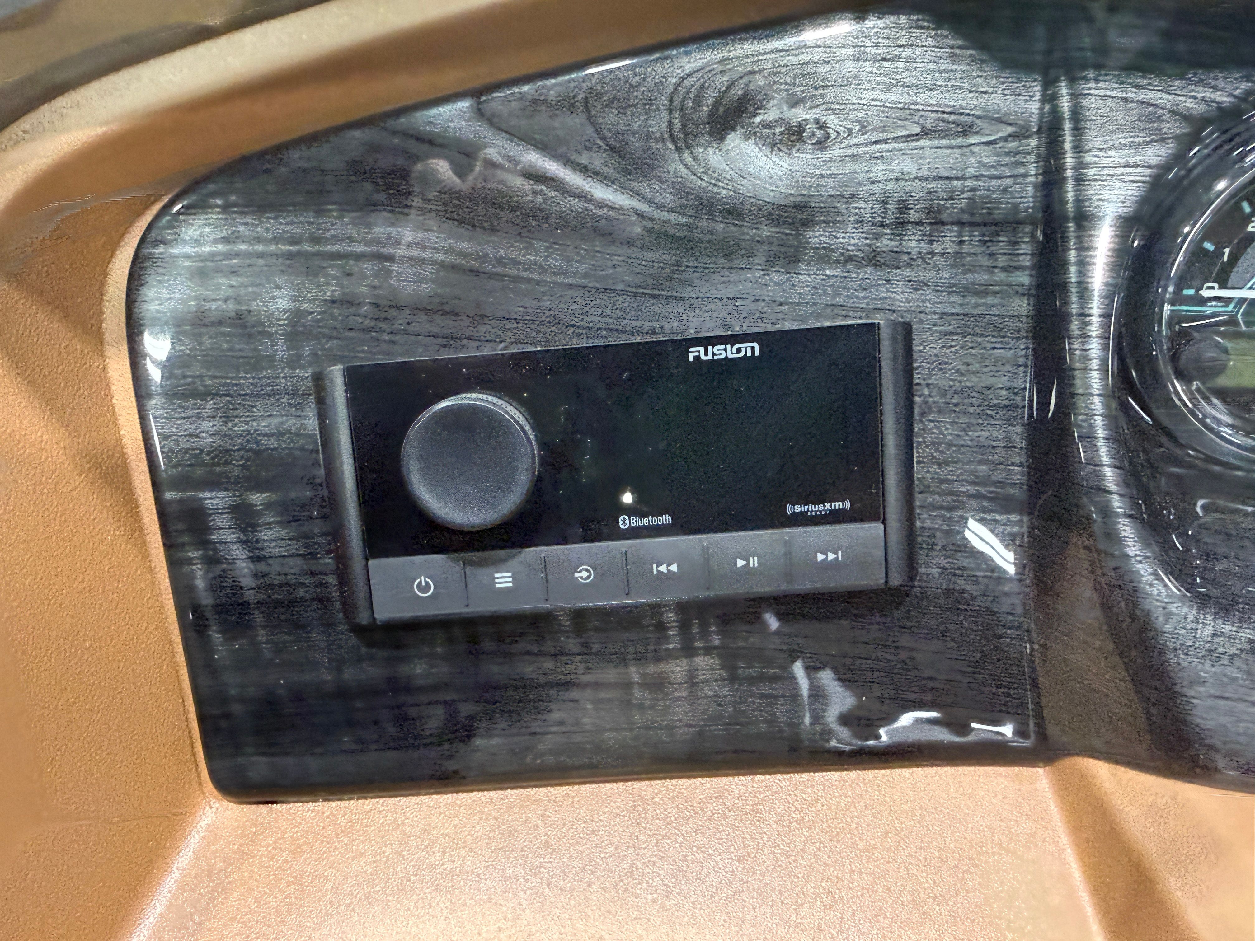2026 Tahoe LTZ 200HP Quad Lounge Shift SS 2385 Tritoon - 14
