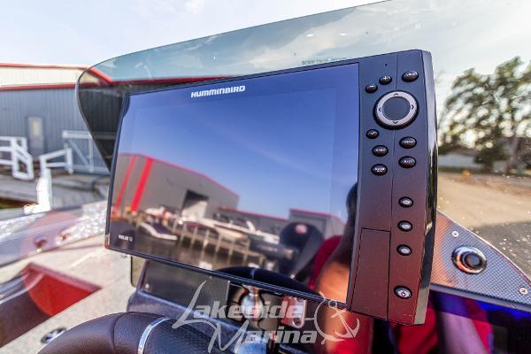 2024 Recon 985 SC boat with Humminbird fishfinder at Lakeside Marina.