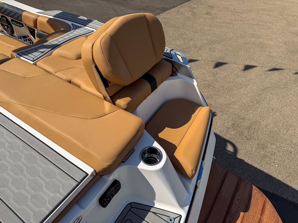 2022 MasterCraft XT24 - 8