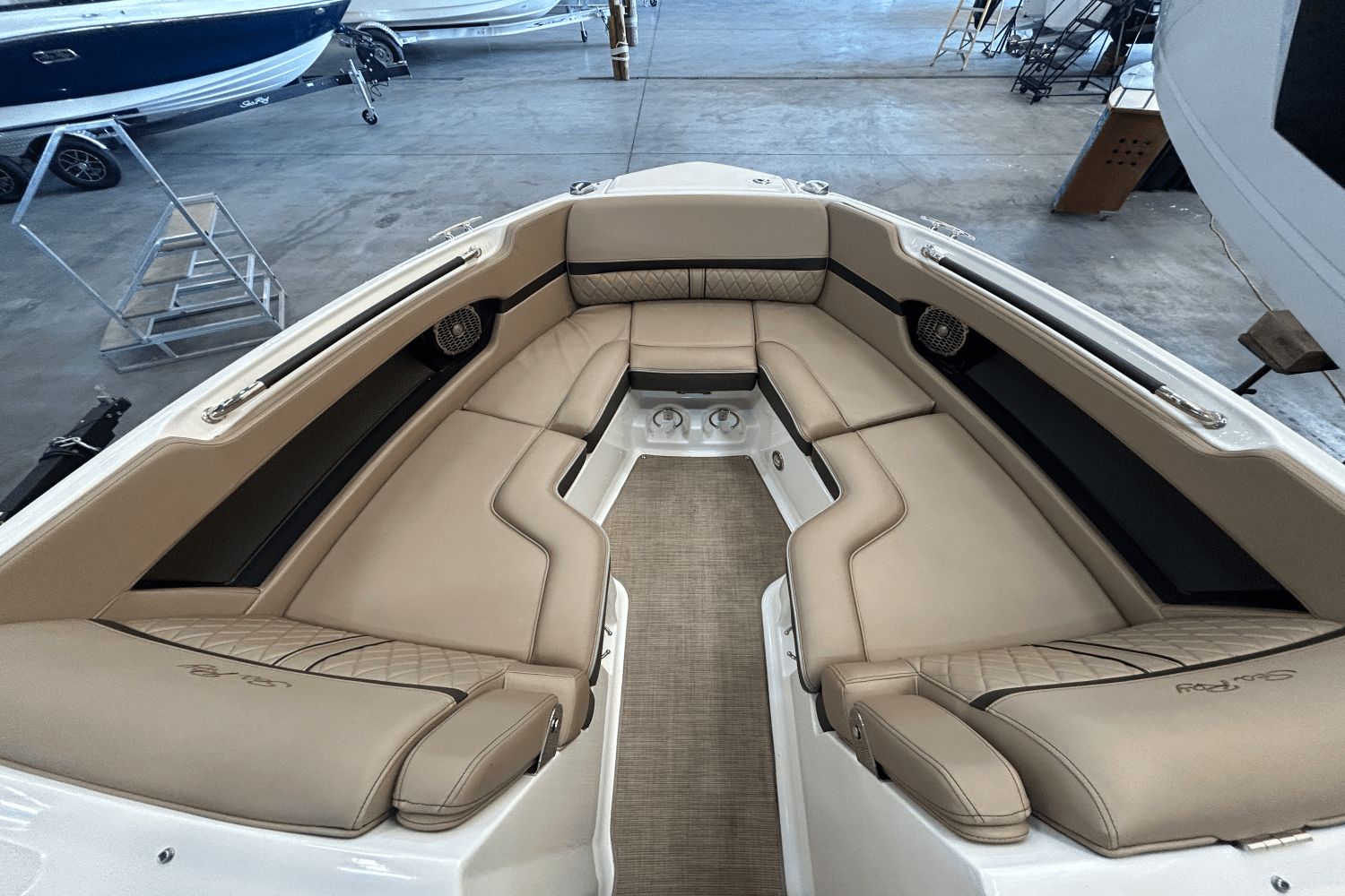 2017 Sea Ray SLX 250 - 18