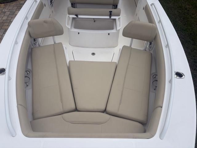 2022 Everglades 253 Center Console - 10