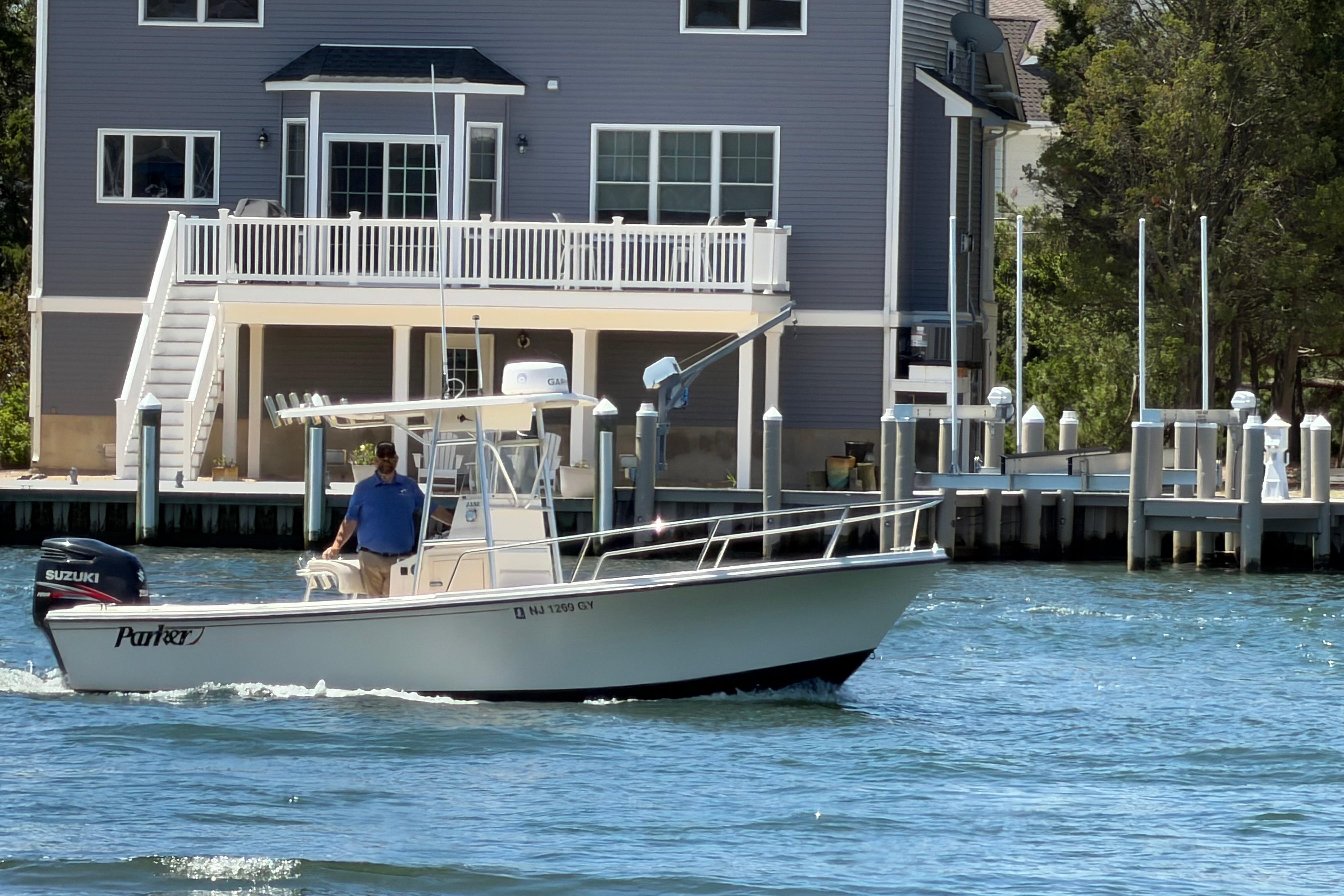 2006 Parker 23SE Center Console
