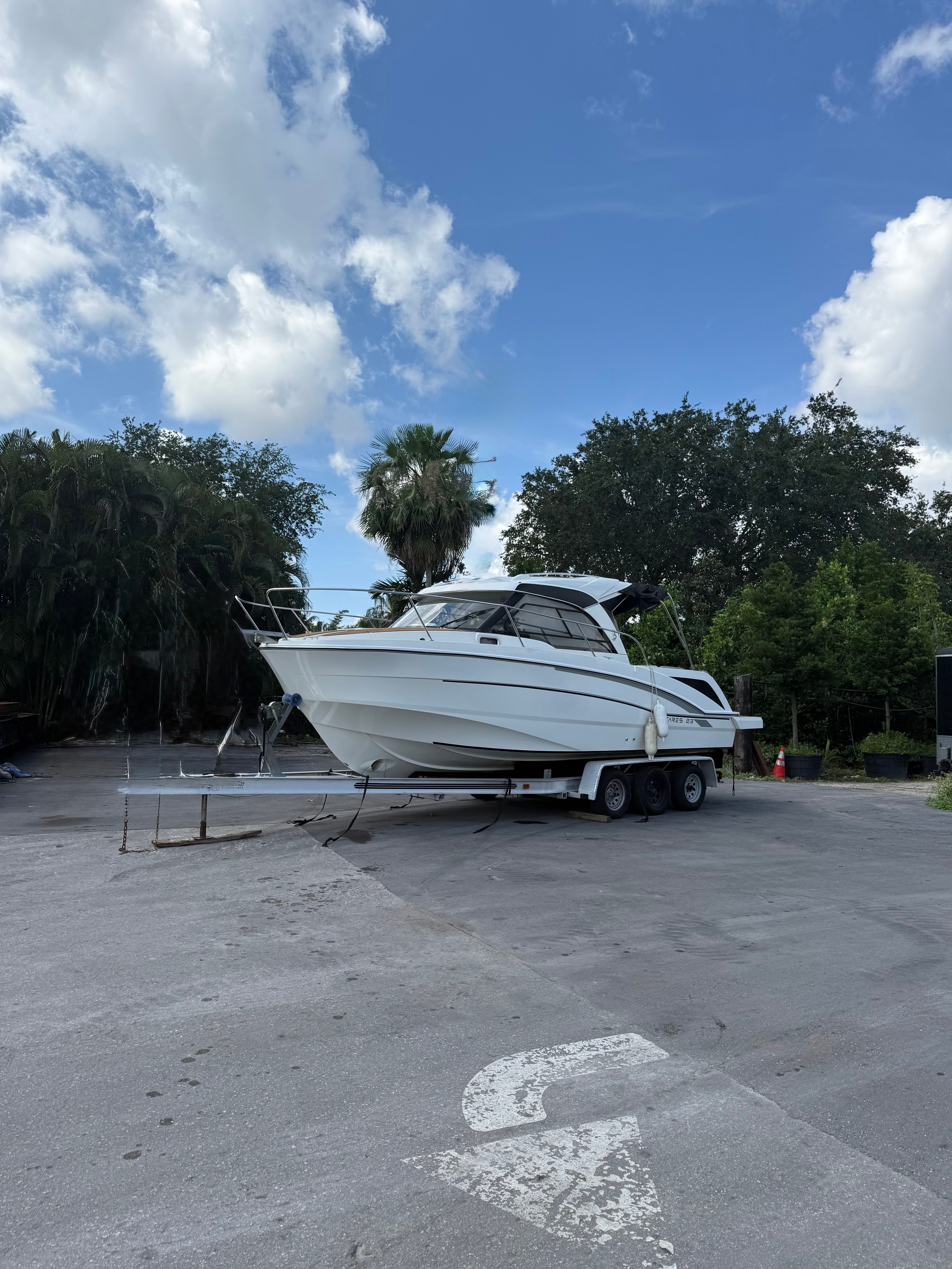 2020 Beneteau Antares 23