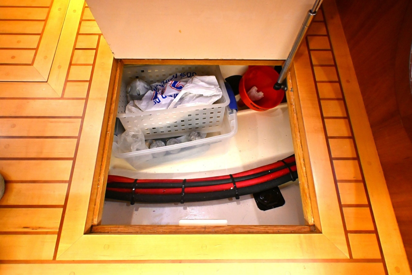 2006 Waterline 50 - Image 72