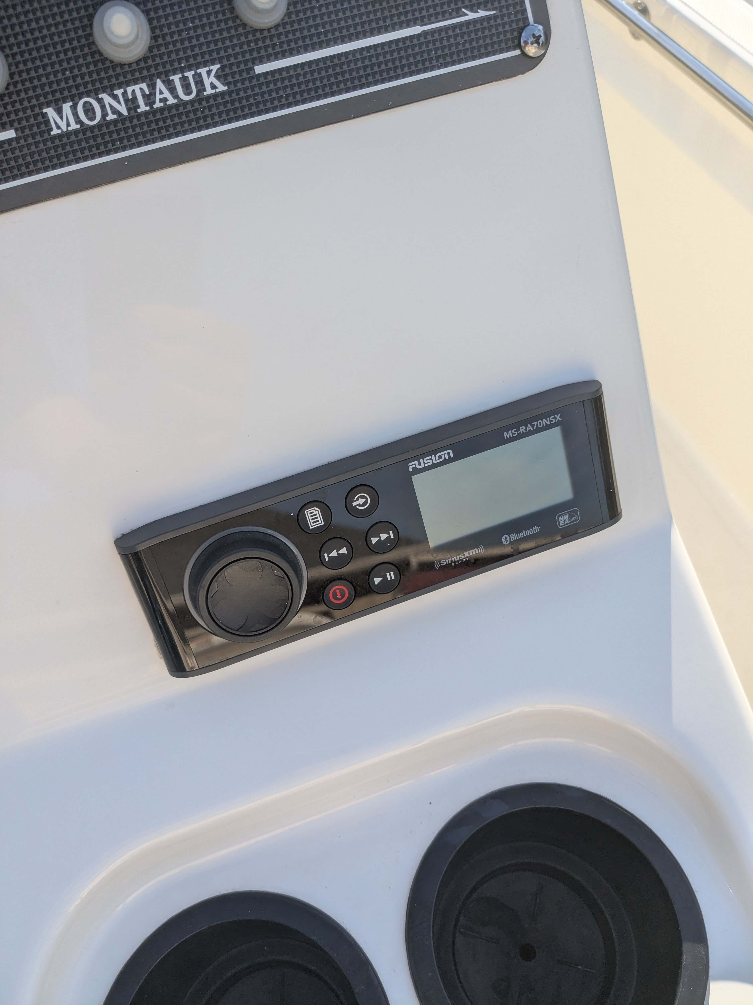 2019 Boston Whaler 190 Montauk - 14