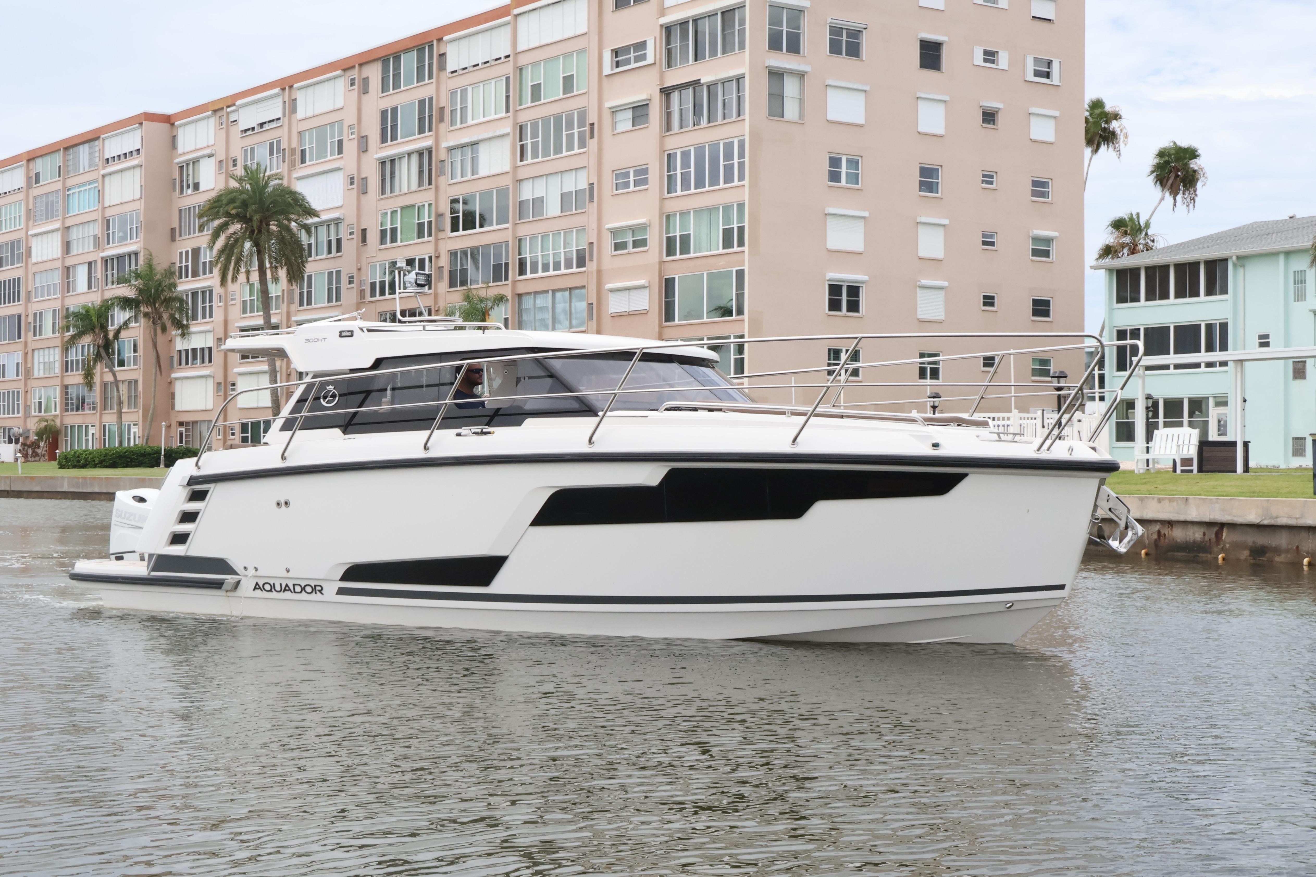 2024 Aquador 300 HT