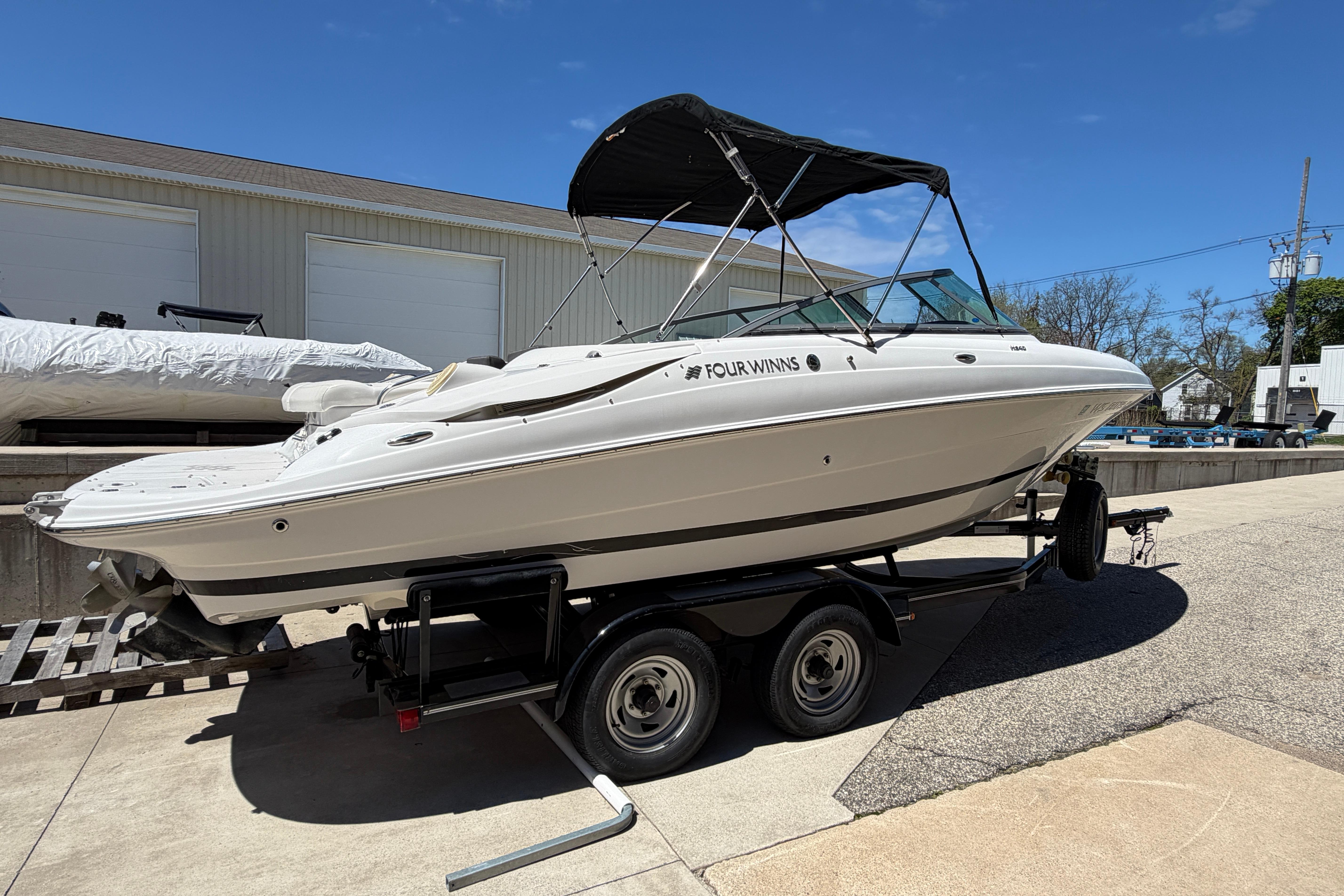 2011 Four Winns H240