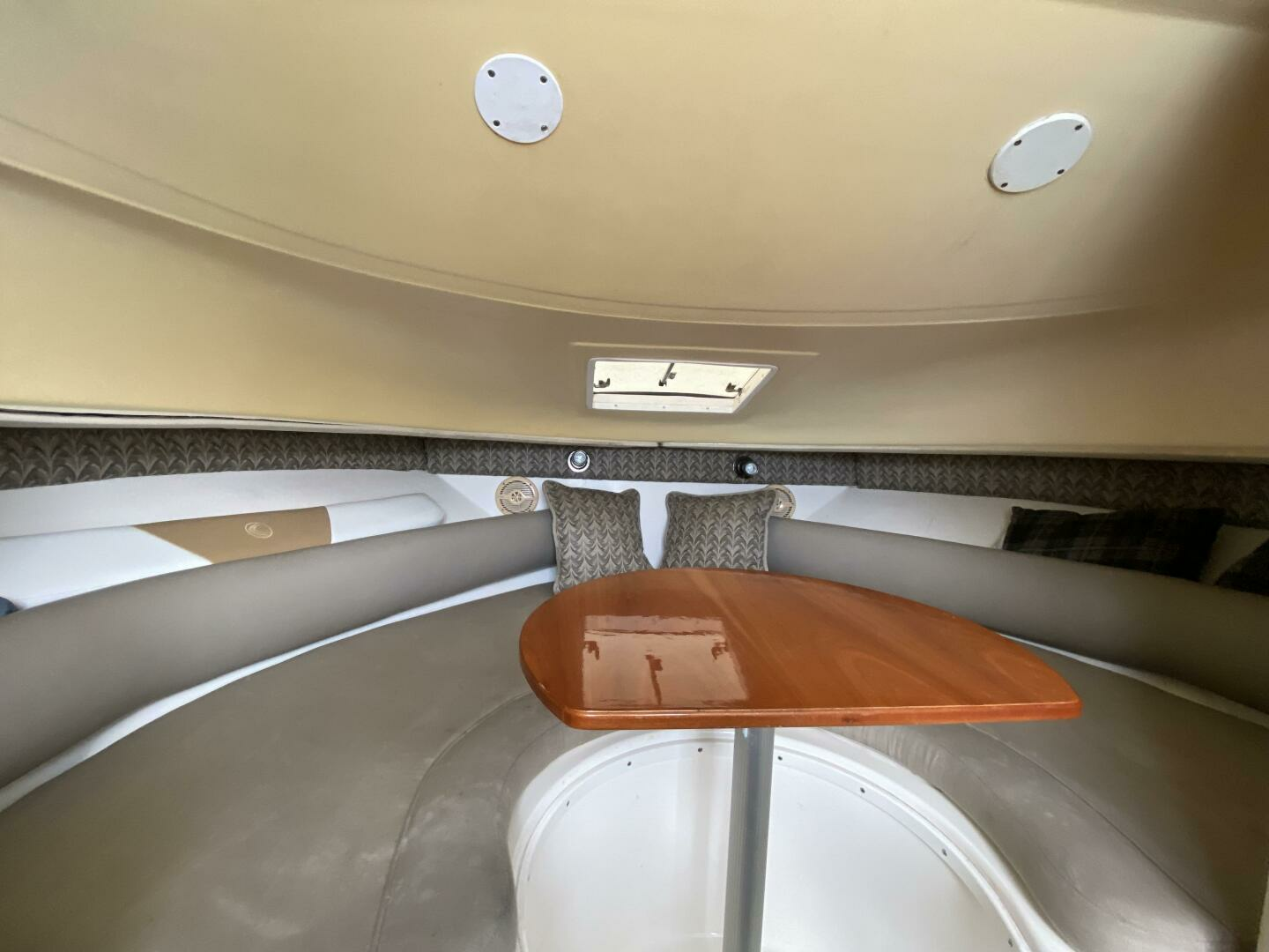 2003 Edgewater 265 Express - Image 14
