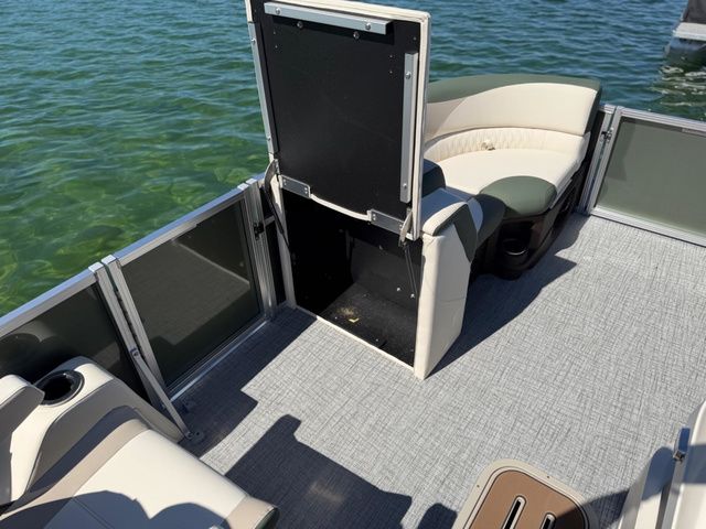 2026 Tahoe 2185 LTZ Quad Lounger - 22