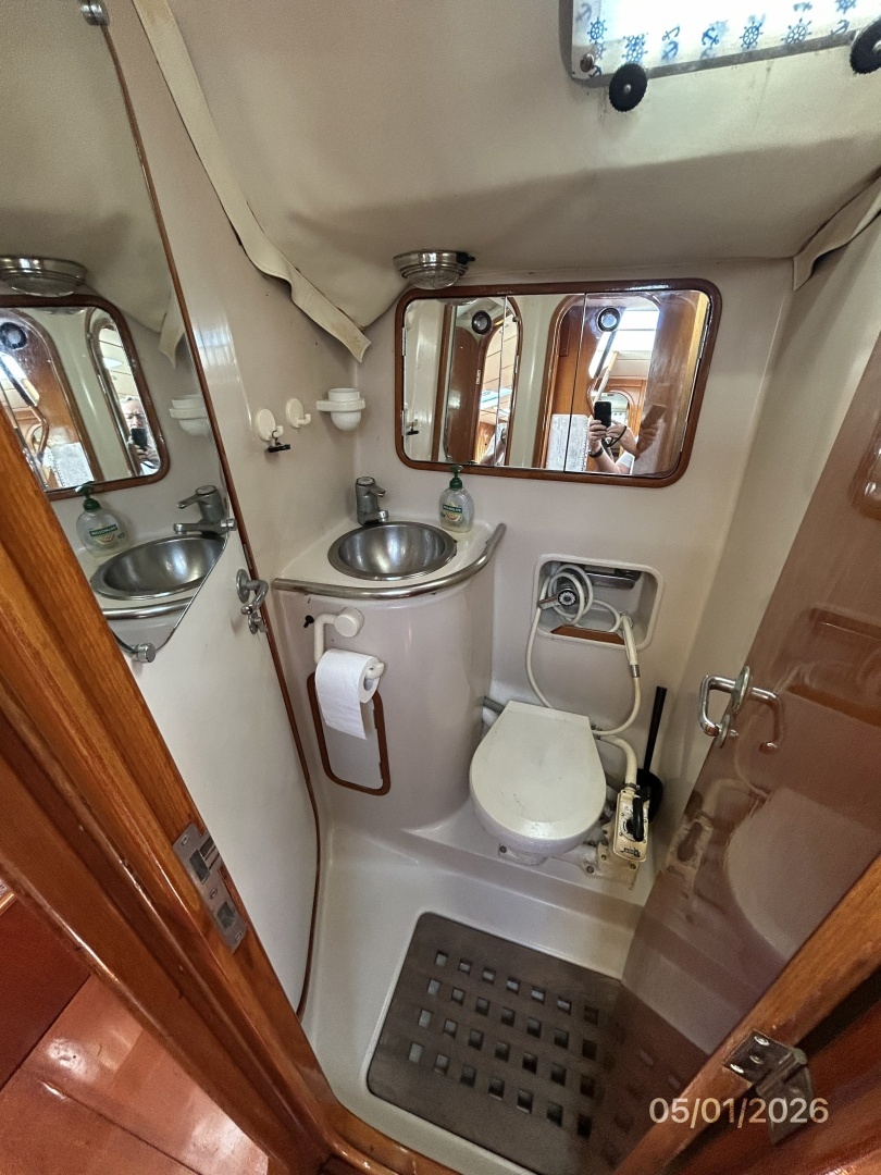 1990 Beneteau Oceanis 500 - Image 61