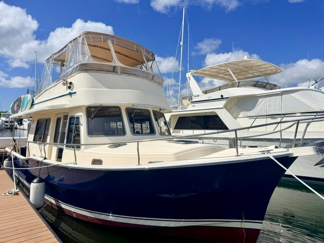2004 Mainship 400 Trawler